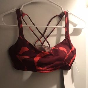 Lululemon sports bra size 6